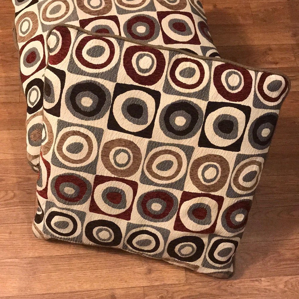 Set of three throw pillows